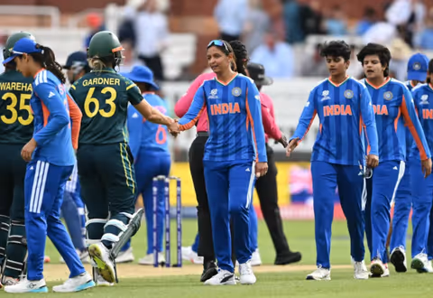 Women's T20 World Cup: ஆஸ்திரேலியாவிடம் படுதோல்வி அடைந்து வெளியேறிய இந்தியா! ரசிகர்கள் ஷாக்!