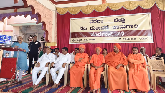 ಬೇಡ್ತಿ-ವರದಾ ನದಿ ಜೋಡಣೆ ಕಾಮಗಾರಿ ಪೂರ್ವಭಾವಿ ಸಭೆ: ಪಕ್ಷಾತೀತ ಹೋರಾಟಕ್ಕೆ ಬೊಮ್ಮಾಯಿ ಮನವಿ!