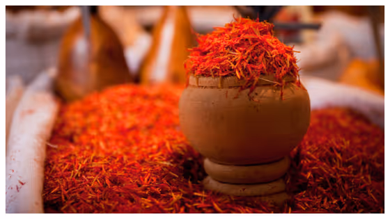 കുങ്കുമം ഡയറ്റിൽ ഉൾപ്പെടുത്തുന്നതിന്റെ 5 ആരോഗ്യ ഗുണങ്ങൾ