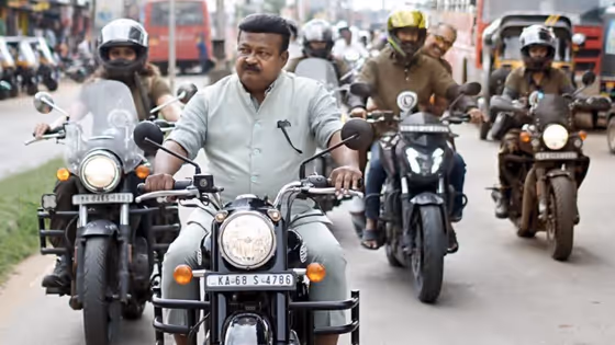 ಹೆಲ್ಮೆಟ್ ಧರಿಸದೇ ಬೈಕ್ ರೈಡ್, ರಾಣೆಬೆನ್ನೂರು ಶಾಸಕ ಪ್ರಕಾಶ್ ಕೋಳಿವಾಡಗೆ ದಂಡ!