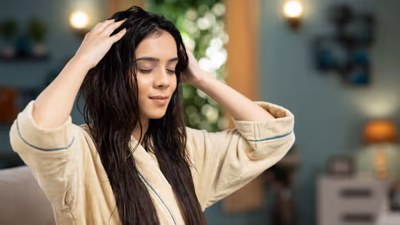 Hair Care: చలికాలంలో జుట్టు రాలద్దొంటే... ఈ ఒక్క నూనె రాస్తే చాలు