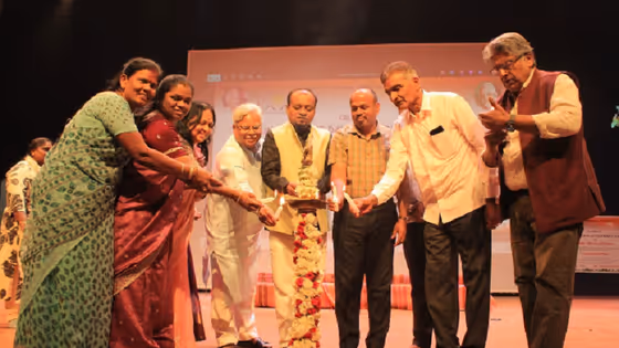 ಚಿಕ್ಕಬಳ್ಳಾಪುರದಲ್ಲಿ ಮಾನವ ಹಕ್ಕುಗಳ ದಿನಾಚರಣೆ: ಸಾವಿರಾರು ಜನರಲ್ಲಿ ನಾಯಕತ್ವ ಬಿತ್ತಿದ ನವಶಕ್ತಿ ನಾಟಕ