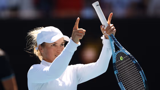 Australian Open 2026: Yulia Putintseva Taunts Booing Crowd with Playful Dance in Melbourne (WATCH)
