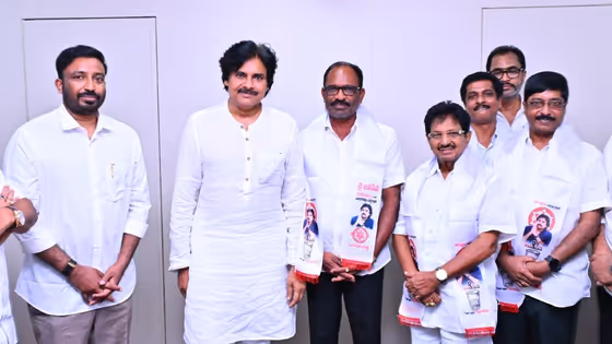 Pawan Kalyan : వైసిపి బిగ్ షాకిచ్చి జనసేనలో చేరిన మాజీ ఎమ్మెల్యే... ఎవరీ వరుపుల సుబ్బారావు?