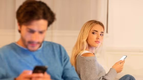 Relationship Tips : கள்ளக்காதல் செய்யுற ஆண்களை எப்படி கண்டுபிடிக்கனும்? மனைவிகள் தெரிந்து கொள்ள வேண்டிய '5' பாடங்கள்