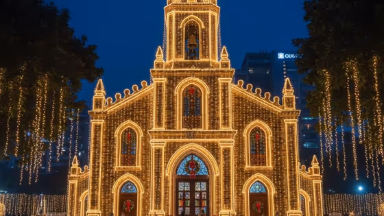 Top 5 Churches in Hyderabad : కేవలం రూ.100 ఉంటే చాలు.. క్రిస్మస్ వేళ ఈ టాప్ చర్చిలను చుట్టిరావచ్చు