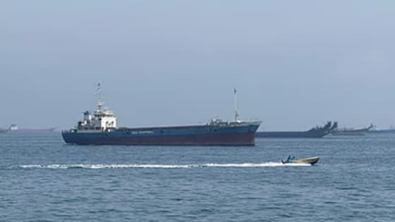 How Do Giant Ships Stay Afloat Despite Their Massive Weight? Read Details!