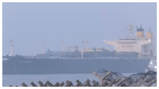 അനിശ്ചിതത്വങ്ങൾക്കിടയിലും ആശ്വാസ വാർത്ത! എൽപിജിയുമായി യുഎസിൽ നിന്നും ടാങ്കറുകൾ ഇന്ത്യയിൽ എത്തിതുടങ്ങി, റഷ്യയിൽ നിന്ന് ക്രൂഡ് ഓയിലുമെത്തി