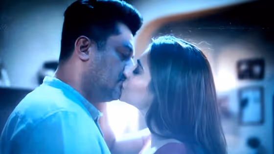 పబ్లిక్లో ముద్దు పెట్టుకోవడం నేరమా? ఇండియన్ చట్టాలు ఏం చెబుతున్నాయి?
