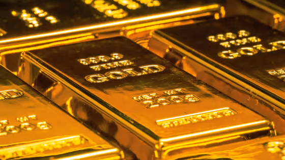 Gold Price DROPS On New Year's Day: Check 22K, 24K Rates Today