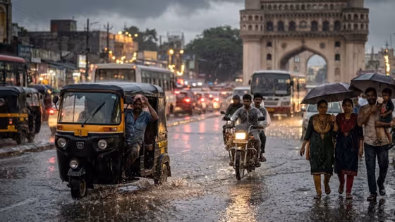 Hyderabad Rain Alert: Heavy Downpour Hits City, IMD Issues 3-Day Warning as Low-Pressure Depresses