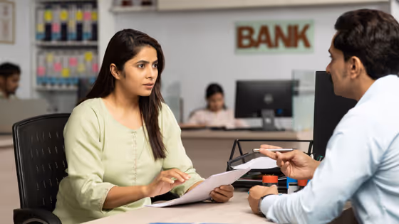 Bank Account: మీకు శాలరీ అకౌంట్ ఉందా.? అయితే మీకు మాత్రమే ఉండే బెనిఫిట్స్ ఏంటో తెలుసా?