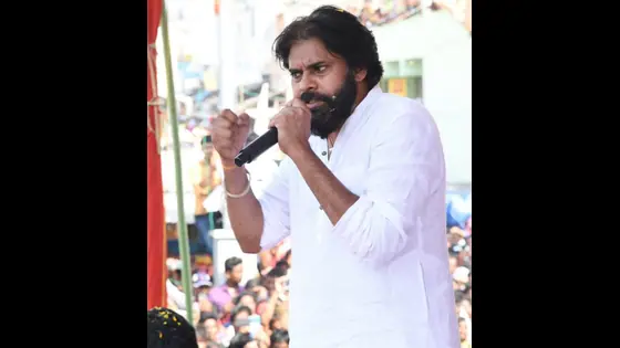 మీరు ఎమ్మెల్యేకు కాదు కాబోయే ముఖ్యమంత్రికి ఓటేస్తున్నారు: భీమవరంలో పవన్ కల్యాణ్