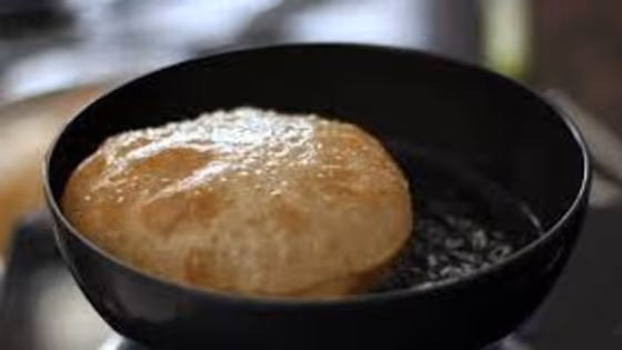 Fluffy Puri: పూరీలు పొంగాలంటే ఈ మ్యాజిక్ మంత్ర మిస్ అవ్వొద్దు