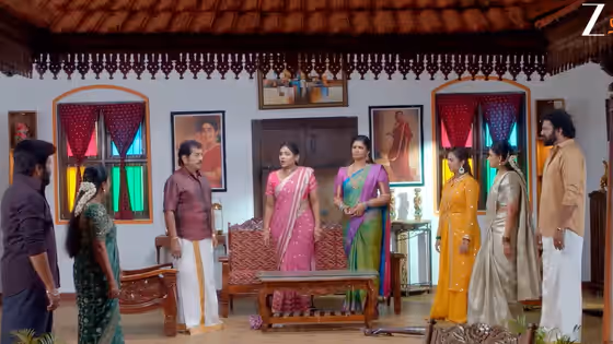 பெத்த மகள் என்று கூட பார்க்காமல் துப்பாக்கியை காட்டி எமோஷனல் பிளாக்மெயில் செய்த சாமுண்டீஸ்வரி!