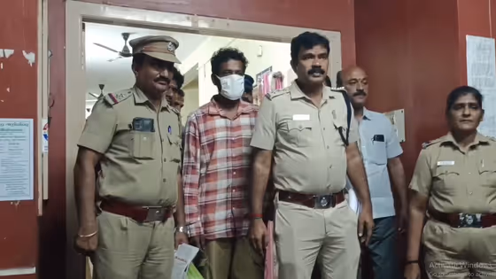 ஒரே போன்கால்..! தேனி பேருந்து நிலையத்தில் குவிந்த போலீஸ்! கையும் களவுமாக சிக்கிய பிரசாத்! நடந்தது என்ன?