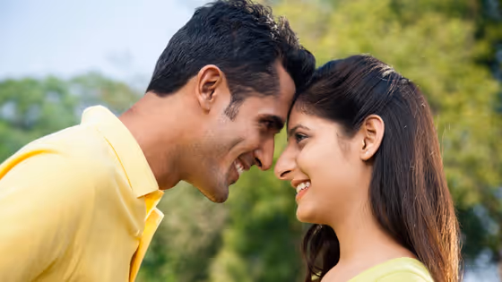 শুক্র নীতি: কোন ৪টি বিষয়ে সঙ্গীর সঙ্গে লজ্জা পাবেন না? মন খুলে কথা বলুন