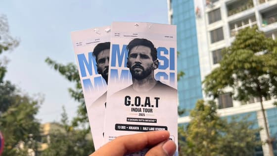 Lionel Messi India Visit : 14 वर्षांनंतर लिओनेल मेस्सी भारतात दाखल, ‘GOAT इंडिया टूर 2025’ला भव्य सुरुवात