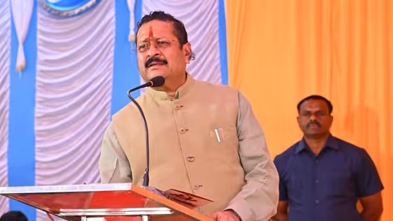 ದಾವಣಗೆರೆಯಲ್ಲಿ ಕೊನೆಕ್ಷಣ ಏನಾದರೂ ಆಗಬಹುದು: ಶಾಮನೂರು ಕುಟುಂಬಕ್ಕೆ ಬಿಜೆಪಿ ಟಿಕೆಟ್ ಕೊಟ್ಟರು ಅಚ್ಚರಿಯಿಲ್ಲ: ಯತ್ನಾಳ್