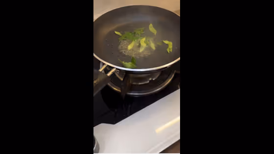 Kitchen Hacks: తాళింపు వేసేటప్పుడు ఇలా చేస్తే నూనె అస్సలు చిందదు