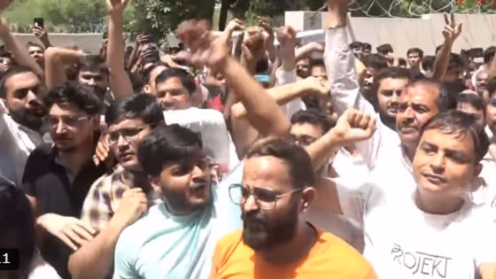 मुंबईत 15 दिवसांसाठी कडक निर्बंध; पाच जणांच्या जमावालाही परवानगी नाही