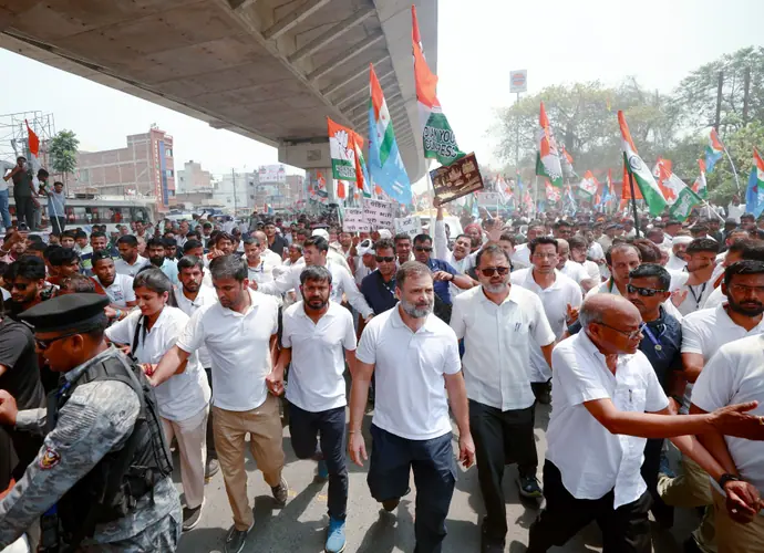 बिहार में पलायन रोको-नौकरी दो रैली में राहुल गांधी...