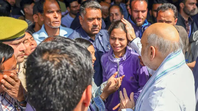 पहलगाम हमले के पीड़ित परिवारों से मिले अमित शाह