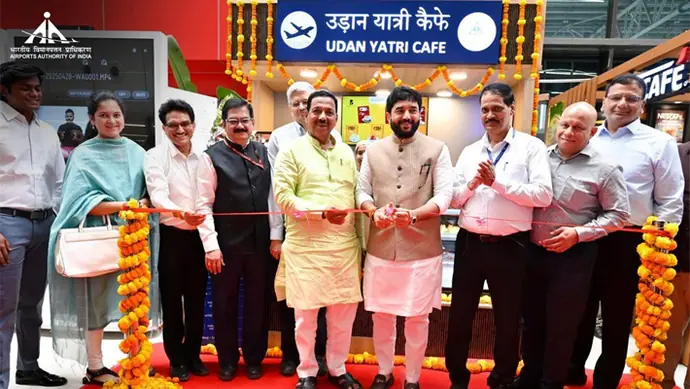 उड़ान यात्री कैफे में बेहद कम रेट पर चाय-नाश्ता