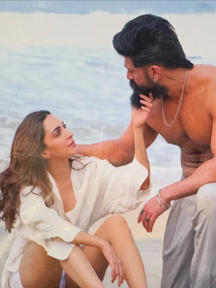 'टॉक्सिक' में कियारा आडवाणी के 6 सिजलिंग लुक, 6 फोटोज देख फैंस हुए एक्साइटेड