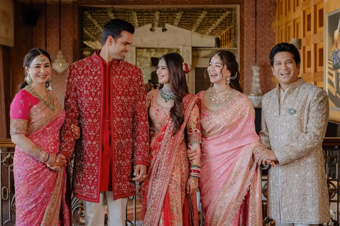 8 PHOTO: सचिन तेंडुलकर की बहू ने दिखाई शादी की अनदेखी तस्वीरें, बोलीं- हर पल फिर से जी रही