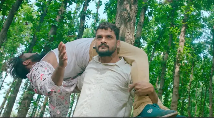 खेसारी लाल यादव की फिल्म 'मेहरबान' की 7 वायरल तस्वीर, फुल एक्शन में दिखे भोजपुरी स्टार