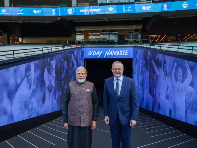 सेल्फी के बाद न्यूजीलैंड के लिए रवाना हुए PM मोदी, देखें ऑस्ट्रेलिया दौरे की 6 PHOTO