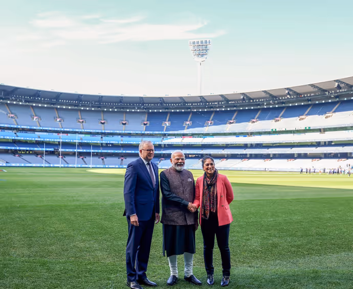 सेल्फी के बाद न्यूजीलैंड के लिए रवाना हुए PM मोदी, देखें ऑस्ट्रेलिया दौरे की 6 PHOTO
