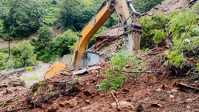 6 PHOTO: मॉनसून में और खूबसूरत हुआ शिमला, बारिश में देखें पहाड़ों का हाल