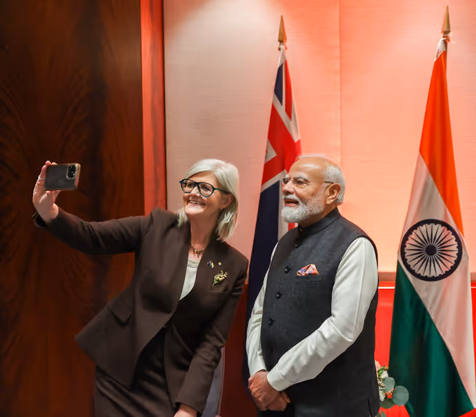 PM मोदी के ऐतिहासिक 3 देशों के दौरे की 15 तस्वीरें, हर भारतीय का सीना गर्व से चौड़ा कर देंगी