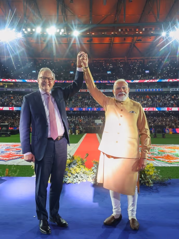 PM मोदी के ऐतिहासिक 3 देशों के दौरे की 15 तस्वीरें, हर भारतीय का सीना गर्व से चौड़ा कर देंगी