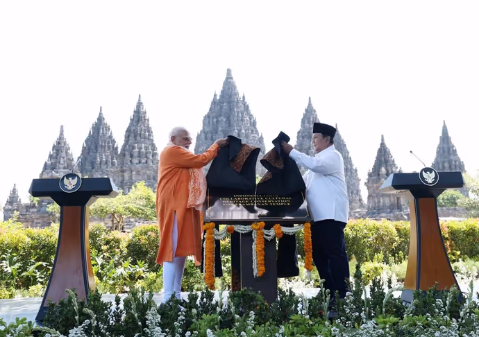 PM मोदी के ऐतिहासिक 3 देशों के दौरे की 15 तस्वीरें, हर भारतीय का सीना गर्व से चौड़ा कर देंगी