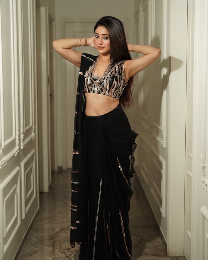 Lock Upp 2 की शिवांगी जोशी का ब्लैक अवतार, क्यूट गर्ल की देखें 6 PHOTOS