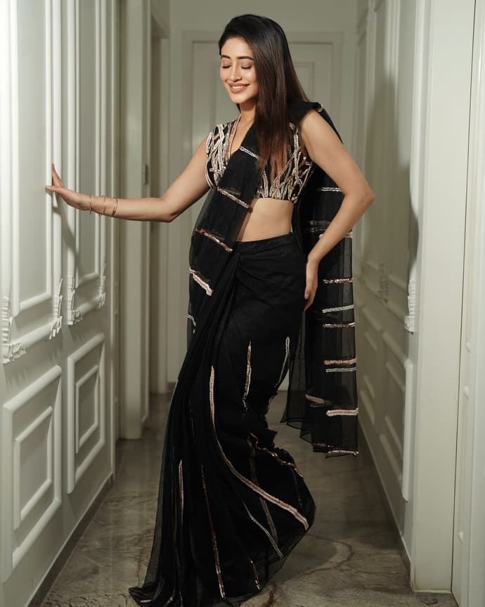Lock Upp 2 की शिवांगी जोशी का ब्लैक अवतार, क्यूट गर्ल की देखें 6 PHOTOS
