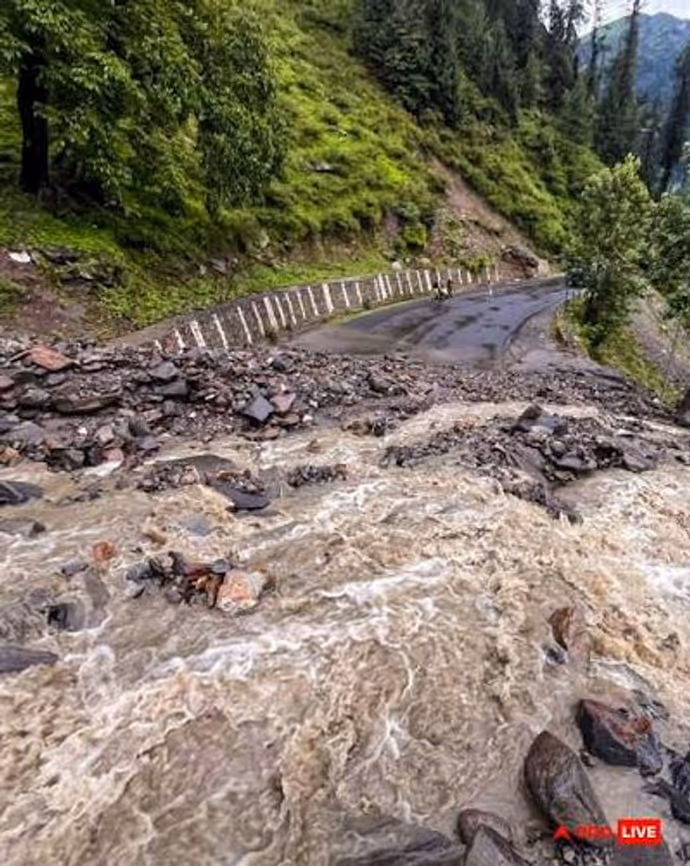 हिमालयी राज्यों में मॉनसून का कहर: 10 तस्वीरों में तबाही का खौफनाक मंजर