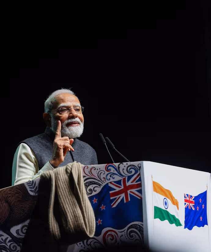 5 PHOTO: PM Modi ने न्यूजीलैंड में दिखाई 30 साल पहले मिले खास गिफ्ट की तस्वीर