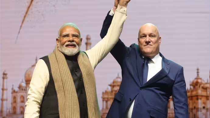 5 PHOTO: PM Modi ने न्यूजीलैंड में दिखाई 30 साल पहले मिले खास गिफ्ट की तस्वीर