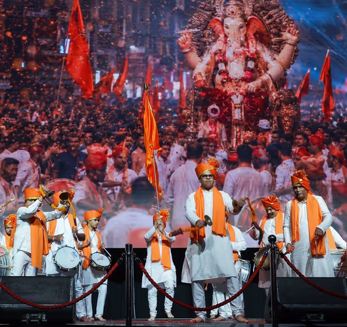 5 PHOTO: PM Modi ने न्यूजीलैंड में दिखाई 30 साल पहले मिले खास गिफ्ट की तस्वीर