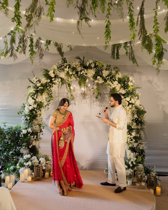 आलिया भट्ट की बेस्टी आकांक्षा रंजन ने लिए सात फेरे, देखें शादी की 10 Inside Photos