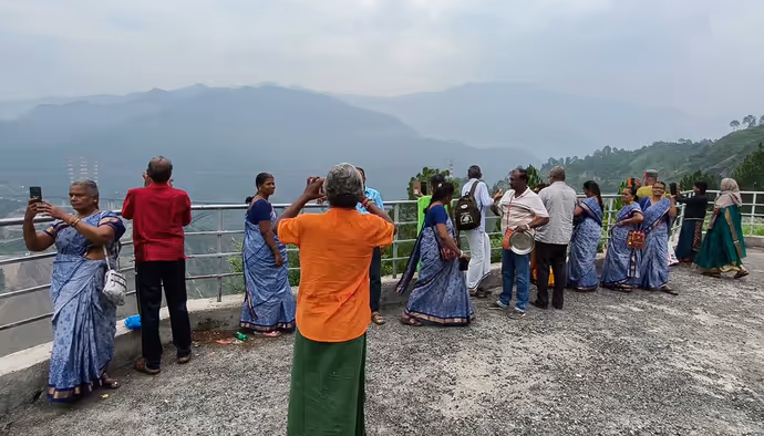 दुनिया के सबसे ऊंचे चिनाब रेल ब्रिज की 6 PHOTOS, इसके आगे एफिल टावर भी छोटा