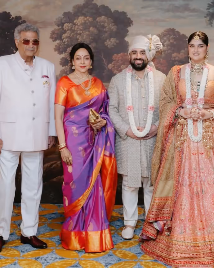अर्जुन कपूर की बहन की शादी में पहुंचा 'रहमान डकैत', देखें वेडिंग की 10 New Inside Photos