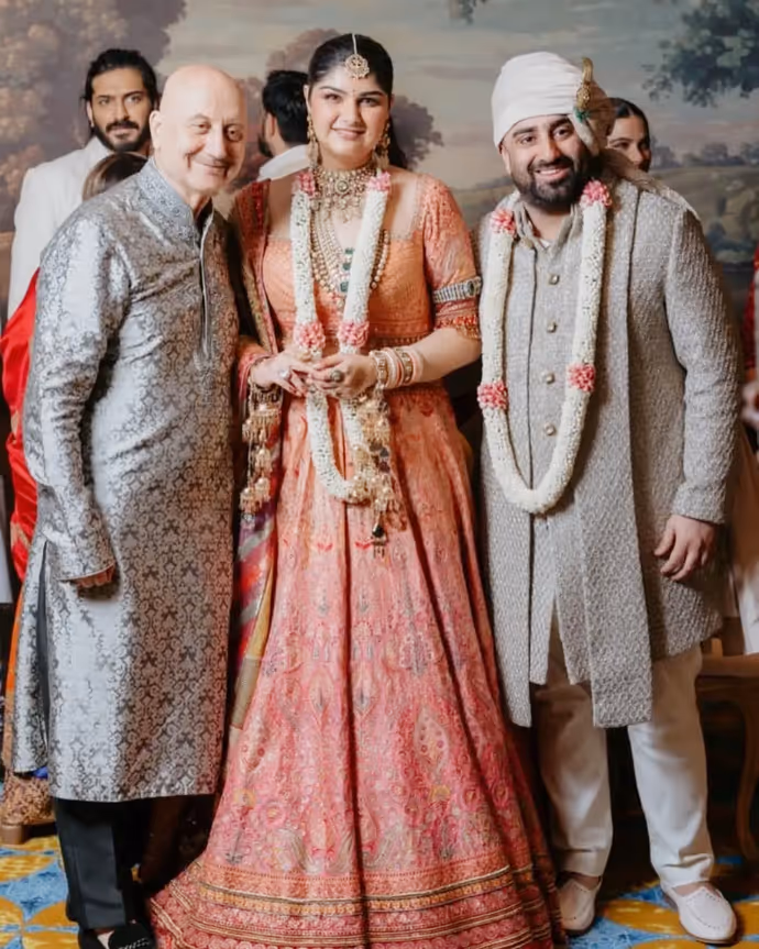 अर्जुन कपूर की बहन की शादी में पहुंचा 'रहमान डकैत', देखें वेडिंग की 10 New Inside Photos