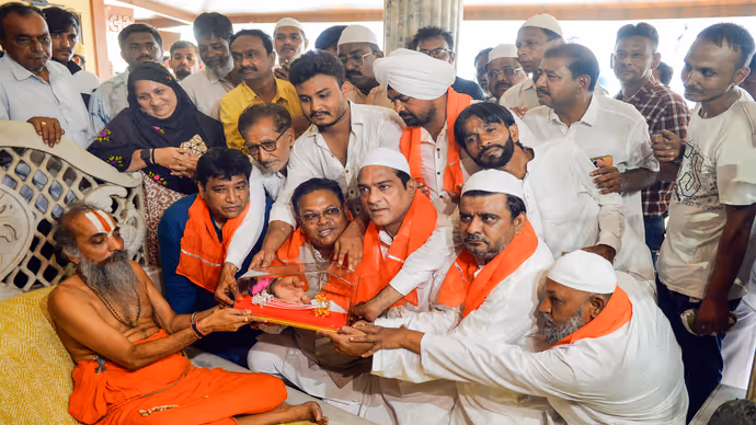 जगन्नाथ रथयात्रा से पहले भाईचारे की अद्भुत मिसाल, 8 PHOTO में यात्रा की भव्य तैयारी