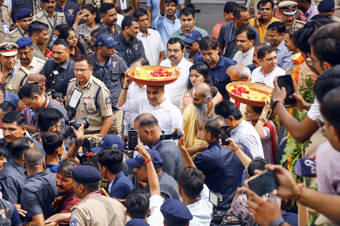 जगन्नाथ रथयात्रा से पहले भाईचारे की अद्भुत मिसाल, 8 PHOTO में यात्रा की भव्य तैयारी