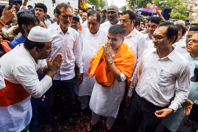 जगन्नाथ रथयात्रा से पहले भाईचारे की अद्भुत मिसाल, 8 PHOTO में यात्रा की भव्य तैयारी